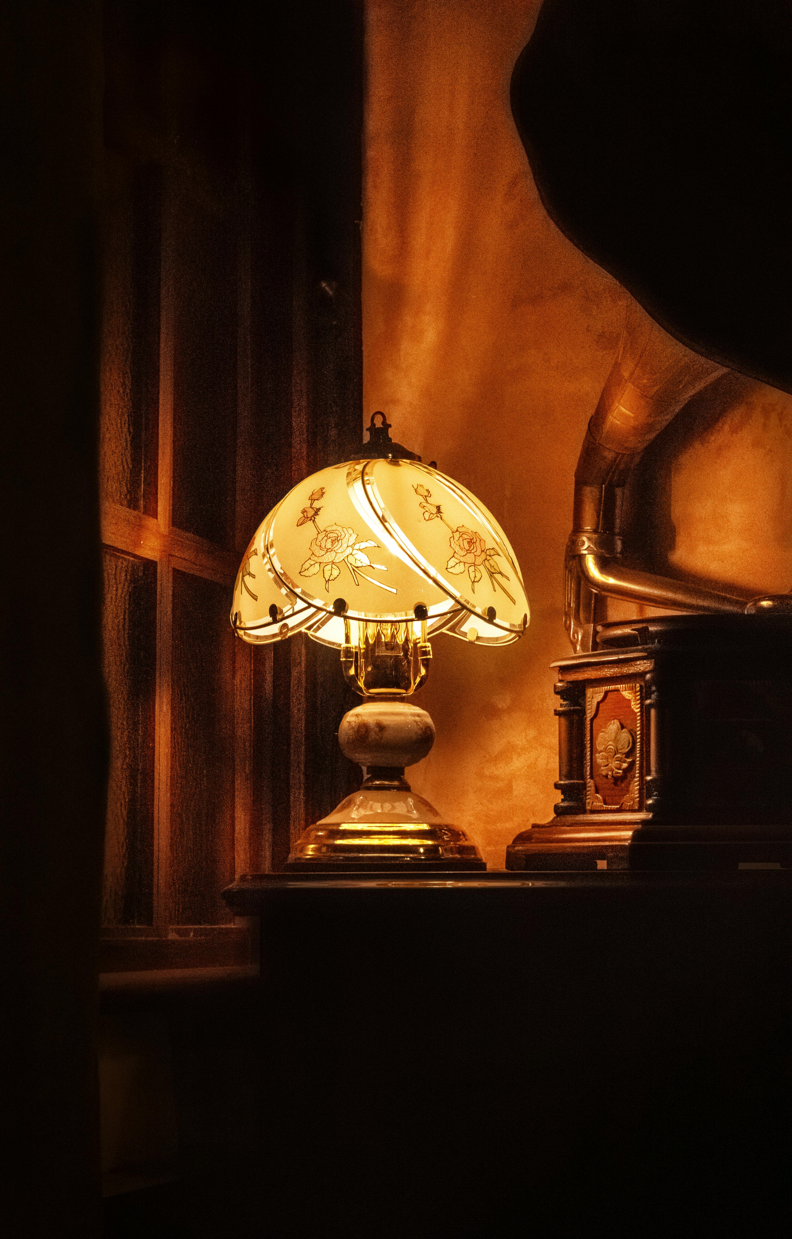 A statement lamp | Source: Pexels