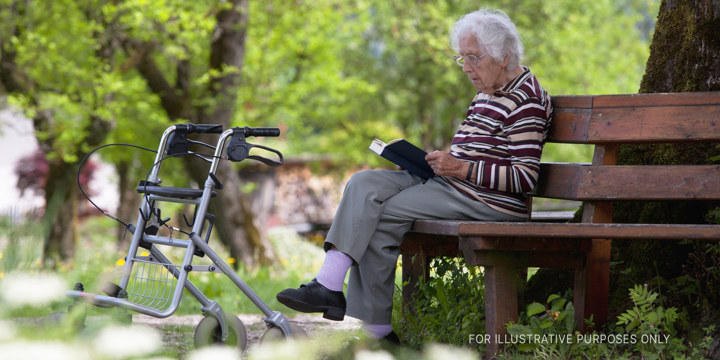An old lady sitting on a bench | Source: Getty Images
