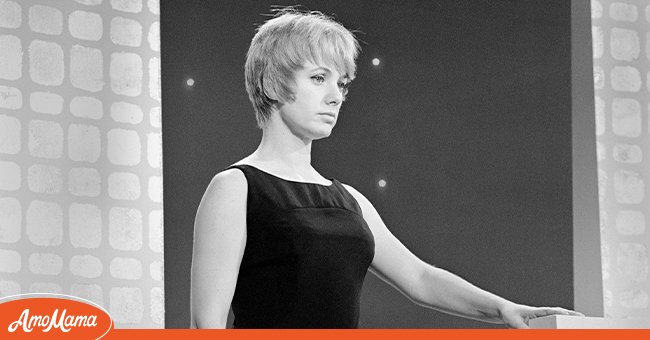 Shirley Jones on "The Smothers Brothers Comedy Hour" on June 9, 1967 | Photo: Getty Images