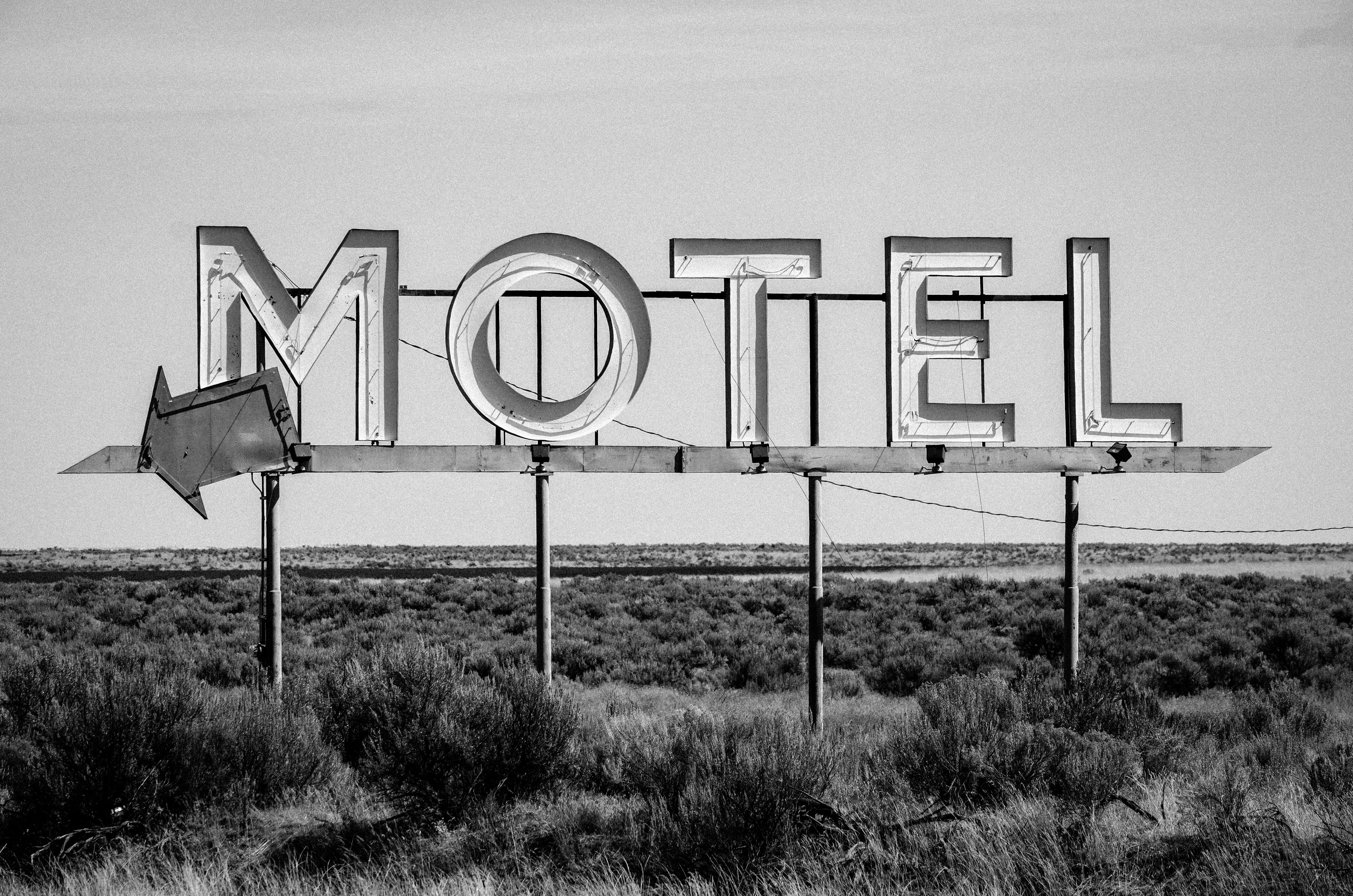Motel signage. | Source: Pexels