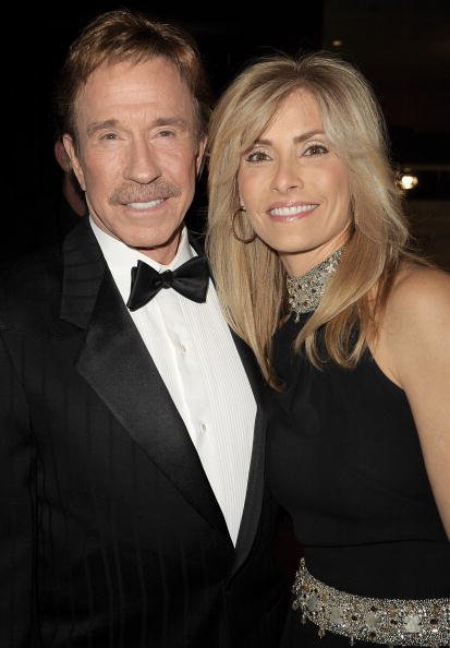 Chuck Norris and his wife Gena Norris at the Beverly Hilton Hotel on february 11, 2009 | Photo: Getty Images
