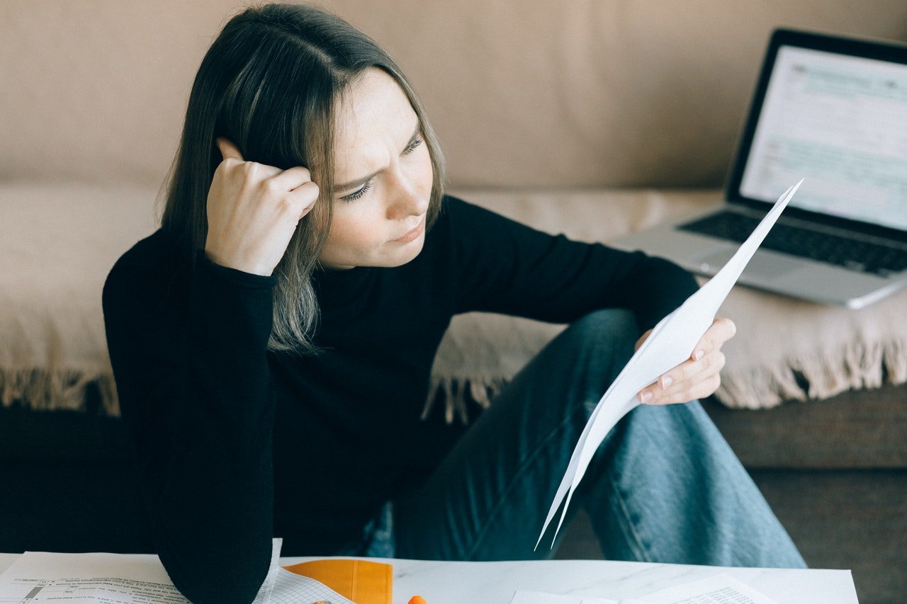 OP read her sister's letter wondering where she went. | Source: Pexels