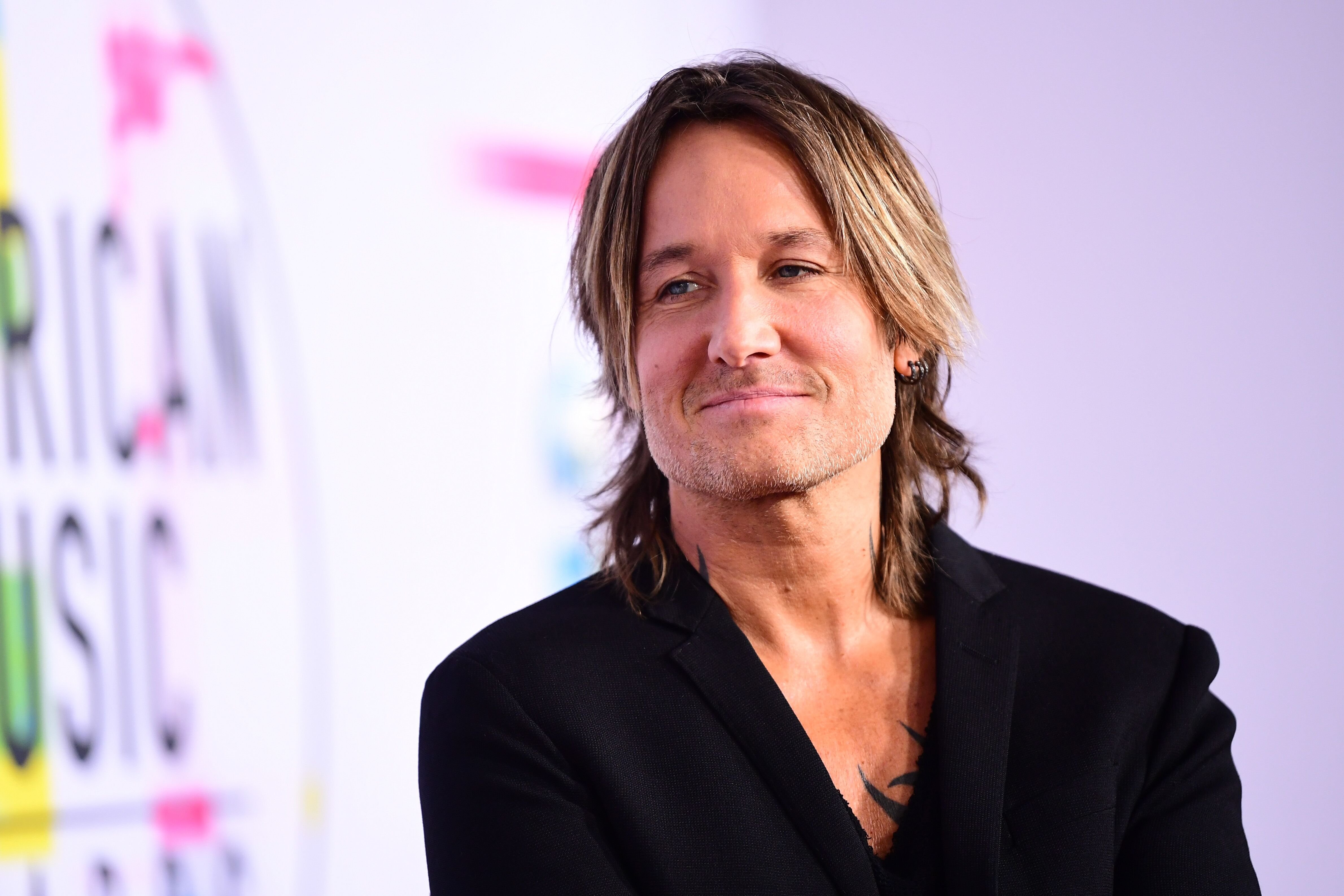 Keith Urban at the American Music Awards at Microsoft Theater on November 19, 2017, in Los Angeles, California | Photo: Emma McIntyre/AMA2017/Getty Images