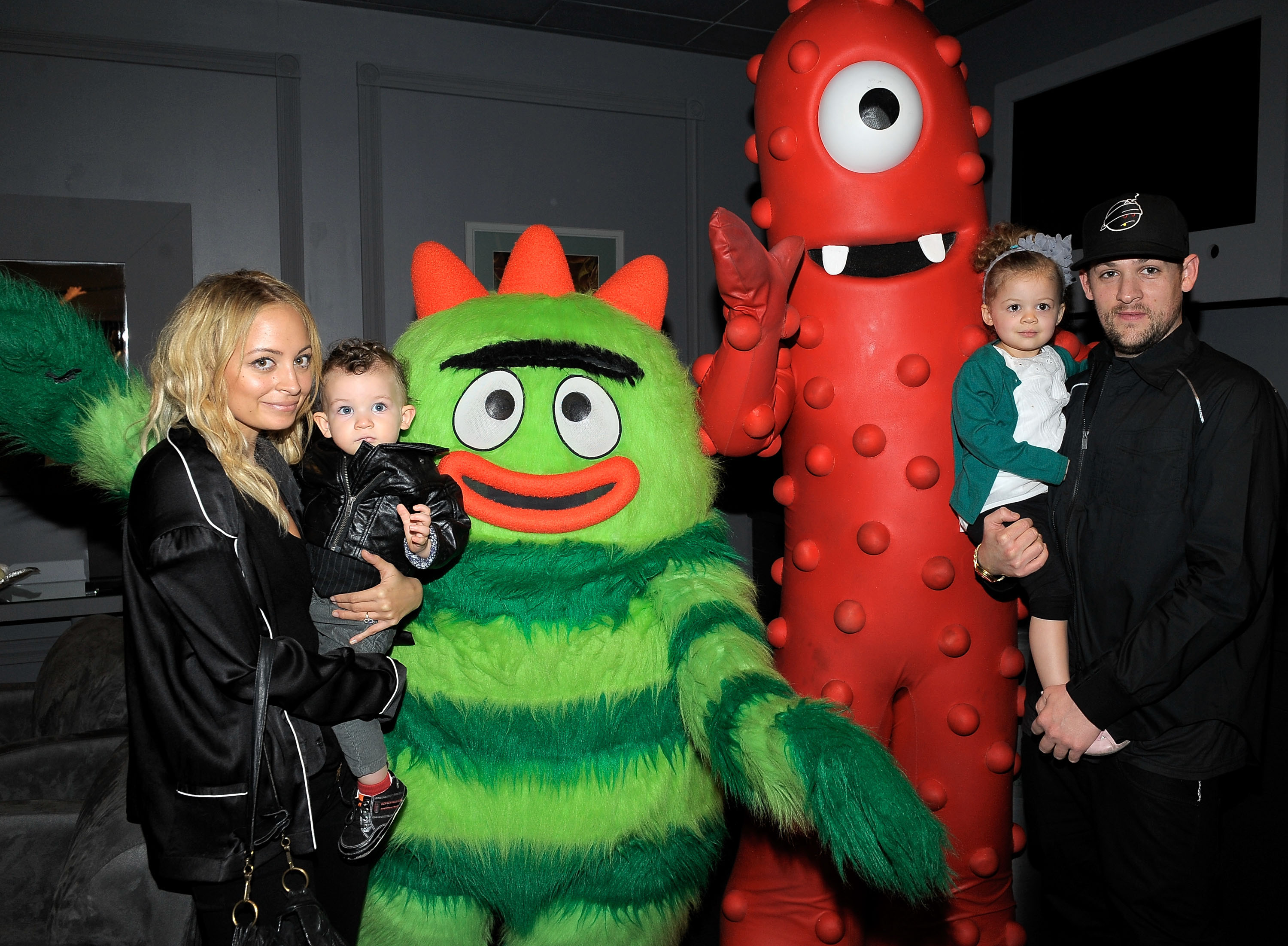 Nicole Richie, Sparrow Madden, Harlow Madden and Joel Madden posing with "Yo Gabba Gabba!" characters at the "Yo Gabba Gabba!" Live! There's A Party In My City! event in Los Angeles, California on November 27, 2010 | Source: Getty Images