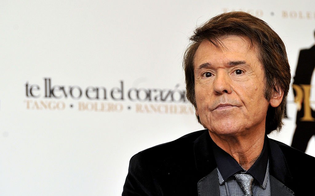 Raphael presenta su álbum "Te llevo en el Corazón" en el Hotel Palace el 15 de octubre de 2010 en Madrid. | Foto: Getty Images