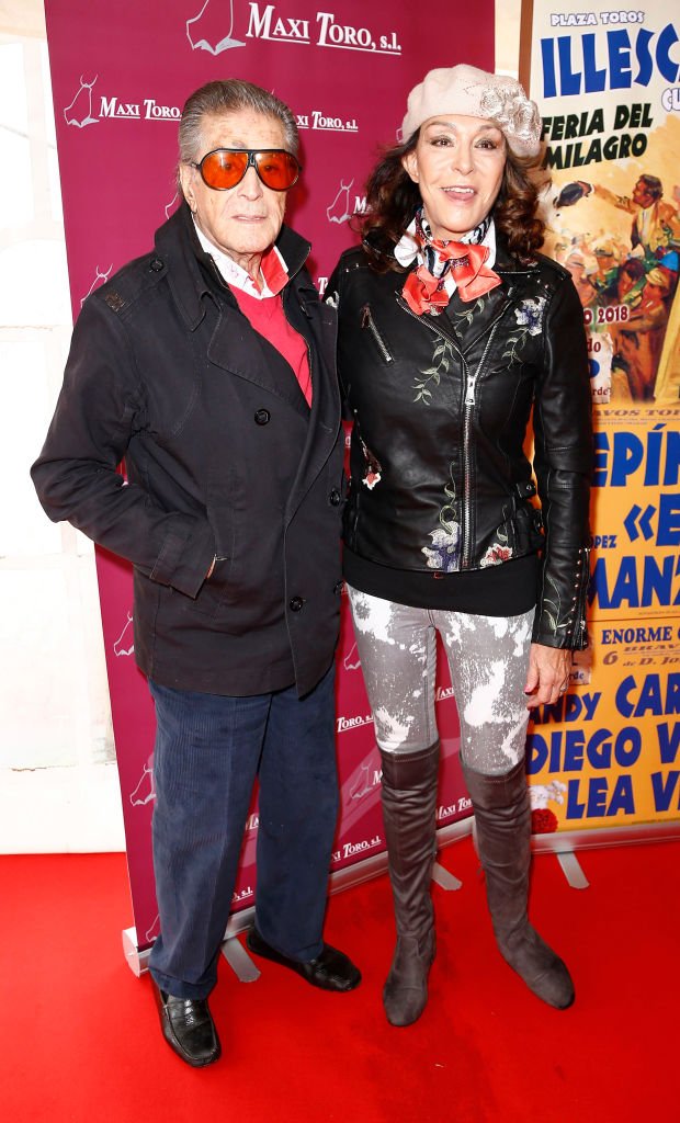 Jaime Ostos y Mari Ángeles Grajal en el tradicional espectáculo taurino de primavera el 10 de marzo de 2018 en Illescas, España. | Foto: Getty Images