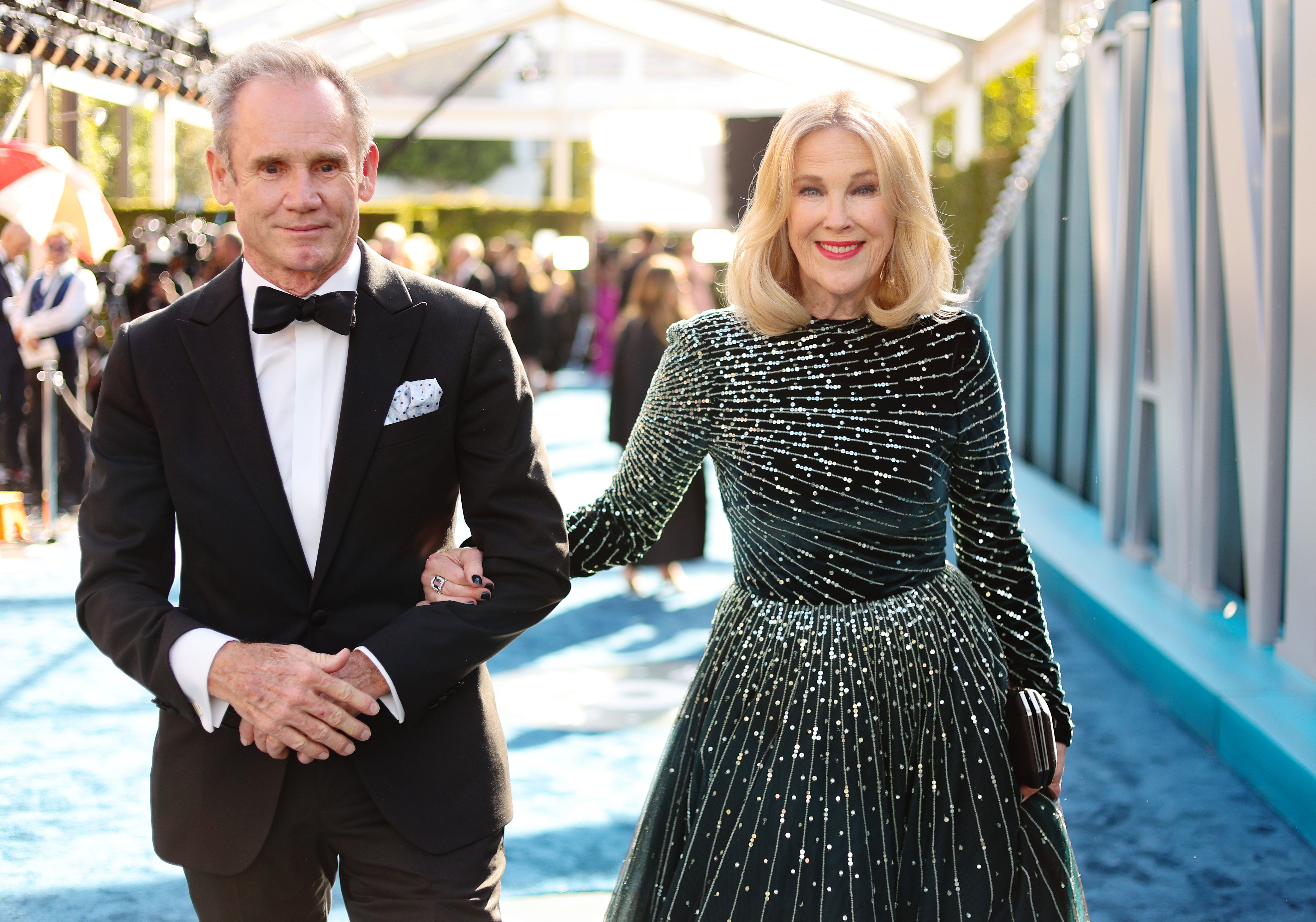  Bo Welch and Catherine O'Hara attend the 2022 Vanity Fair Oscar Party hosted by Radhika Jones at Wallis Annenberg Center for the Performing Arts on March 27, 2022 in Beverly Hills, California. | Source: Rich Fury/Getty Images
