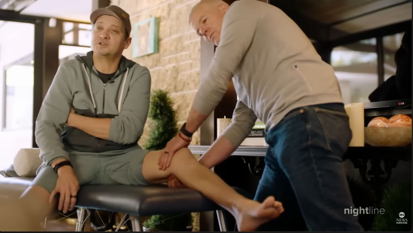 Jeremy Renner underwent physical therapy as part of his extensive rehabilitation following the life-threatening snowplow accident. | Source: YouTube/ABC News