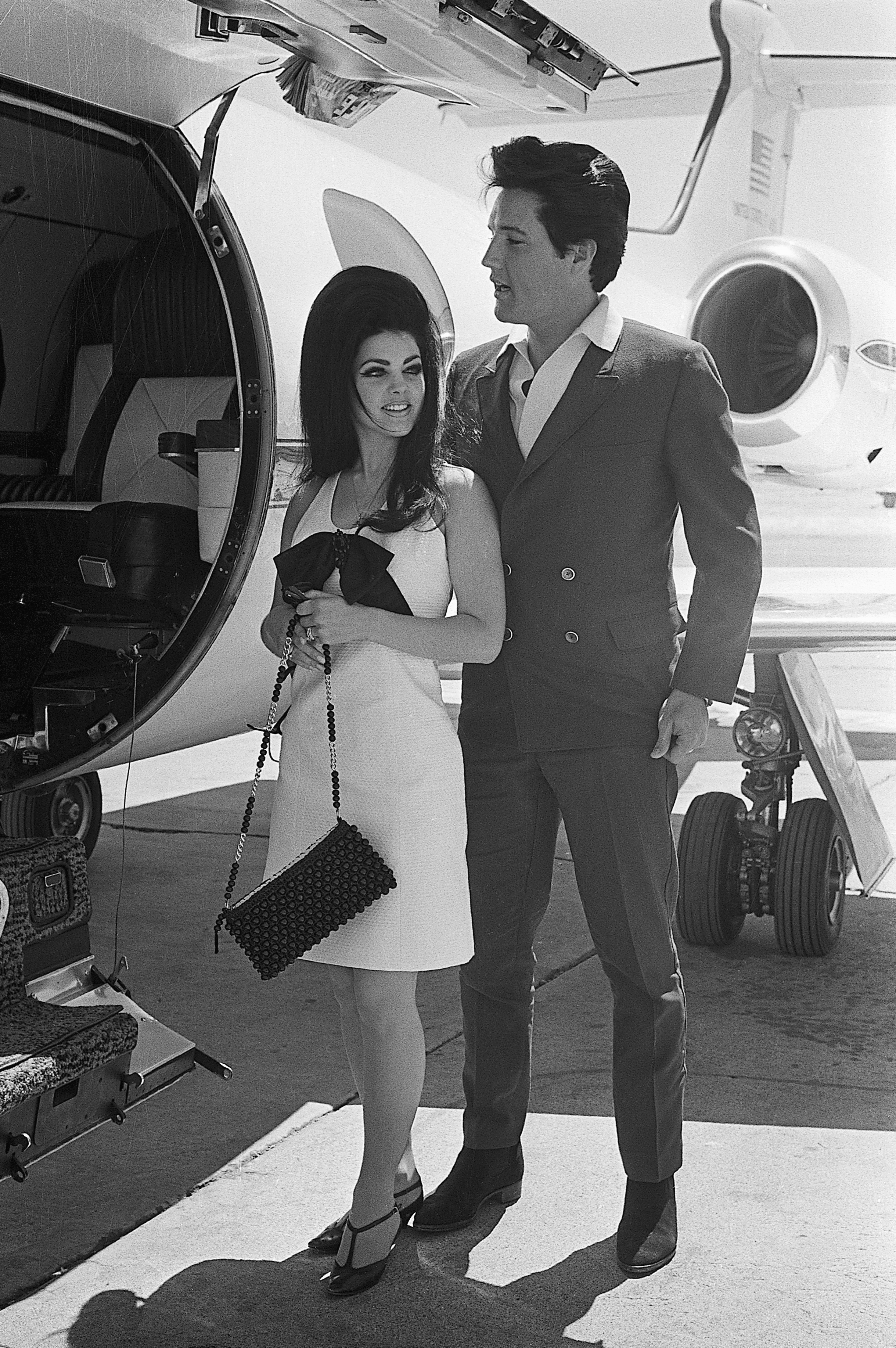 Elvis and Priscilla Presley  leaving Las Vegas in 1967 | Source: Getty Images