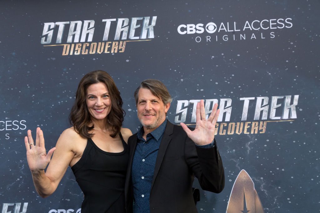 Schauspielerin Terry Farrell und Regisseur Adam Nimoy kommen zur Premiere von CBS's "Star Trek: Discovery" im Cinerama Dome am 19. September 2017 in Los Angeles | Quelle: Getty Images