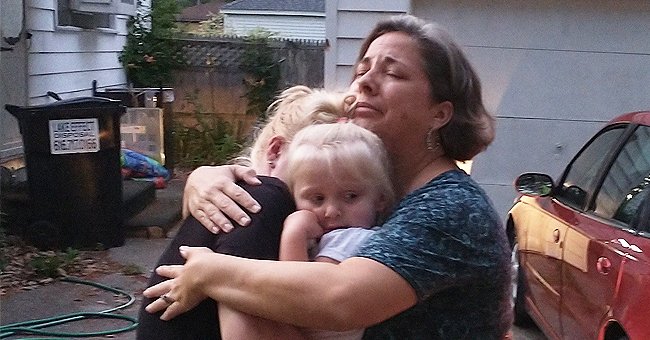 A screenshot of Beth Cole as she reunites with her daughter, Rebecca Hook and her grandkid | Photo: YouTube/abcactionnews 