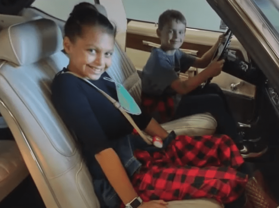 A man found his mother's old car and now his kids can enjoy the vintage vehicle | Photo: Youtube/ WCPO 9