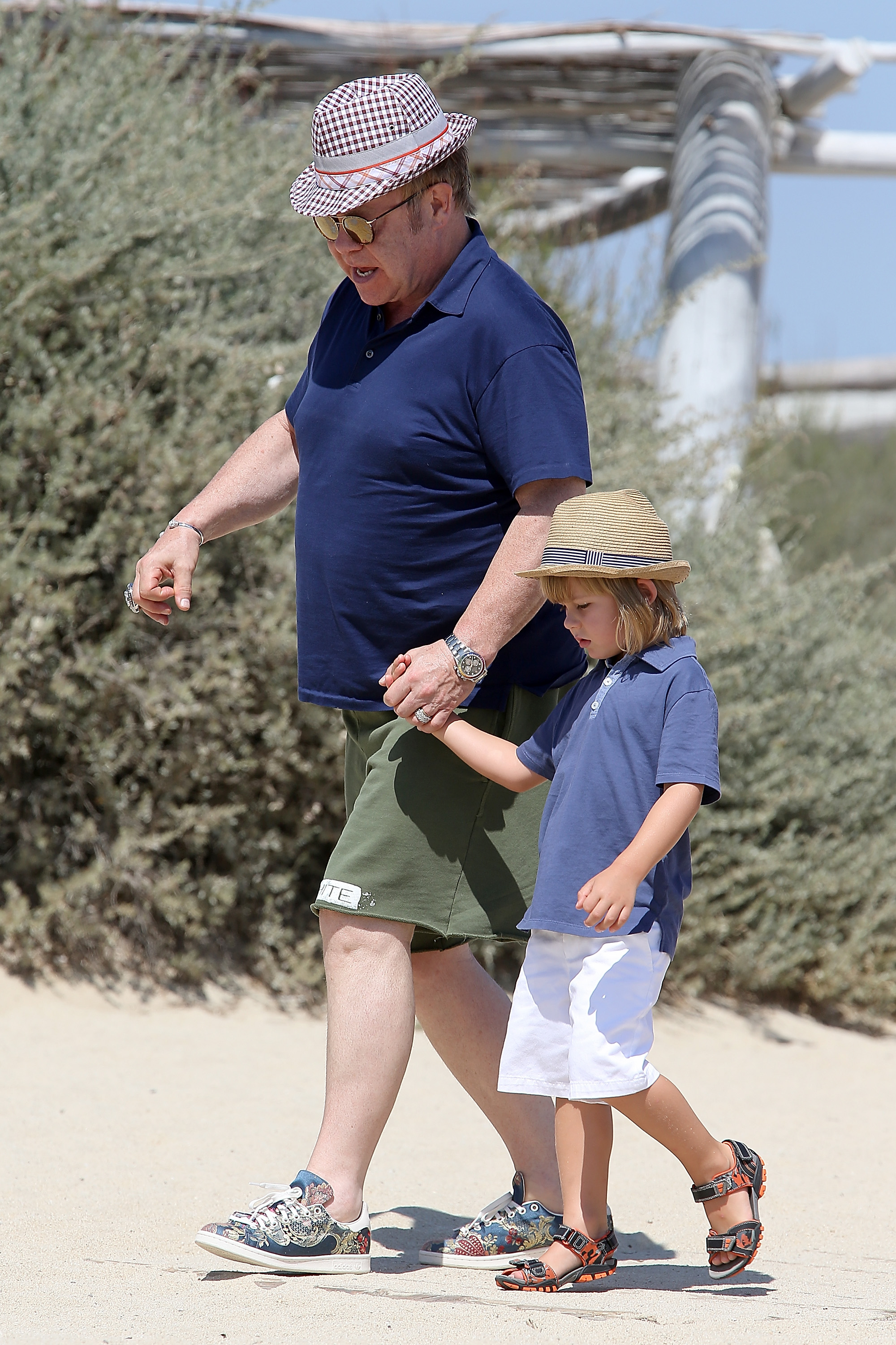 Elton John and their son Zachary in France in 2015 | Source: Getty Images