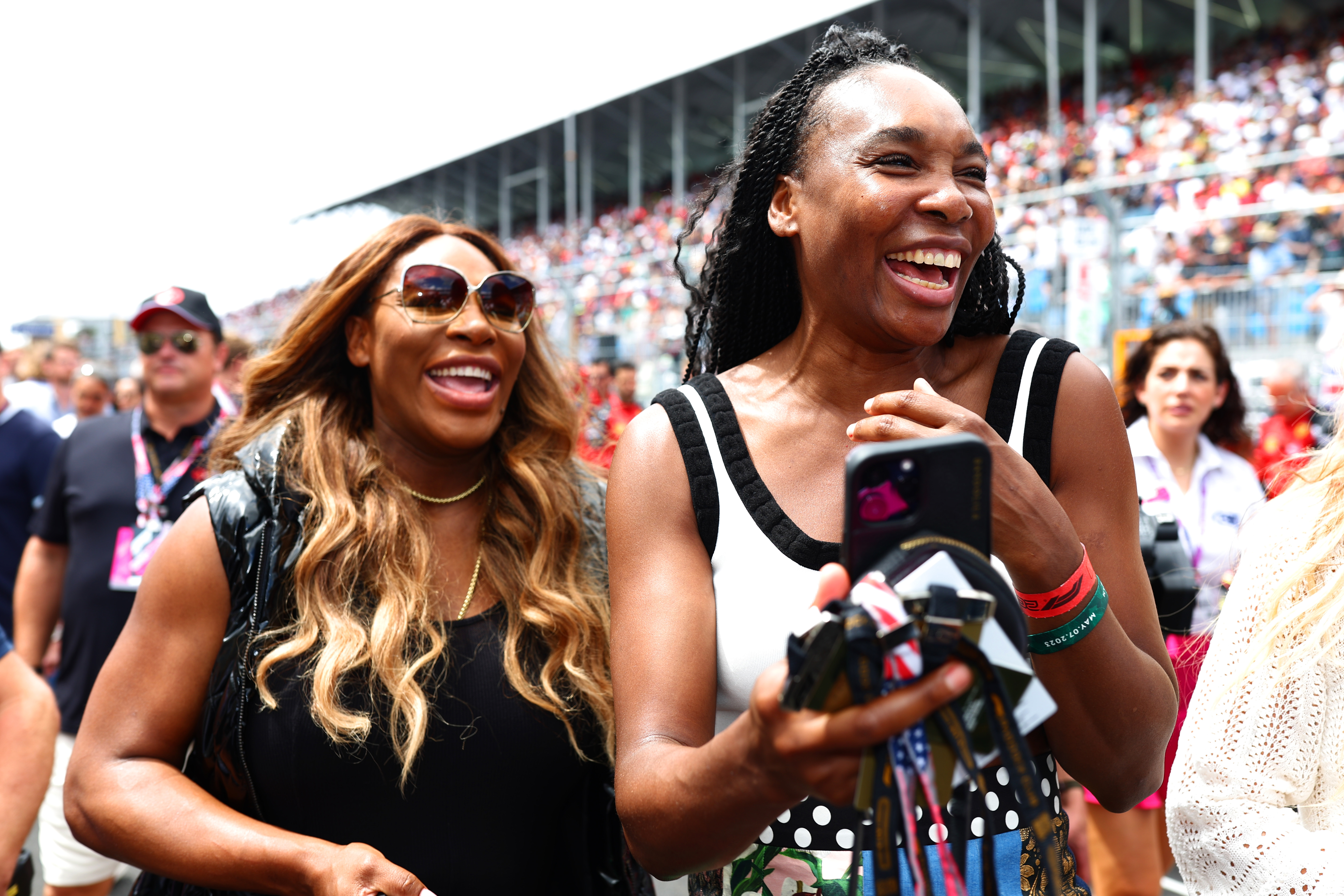 Venus Williams and Serena Williams on May 07, 2023 in Miami, Florida. | Source: Getty Images
