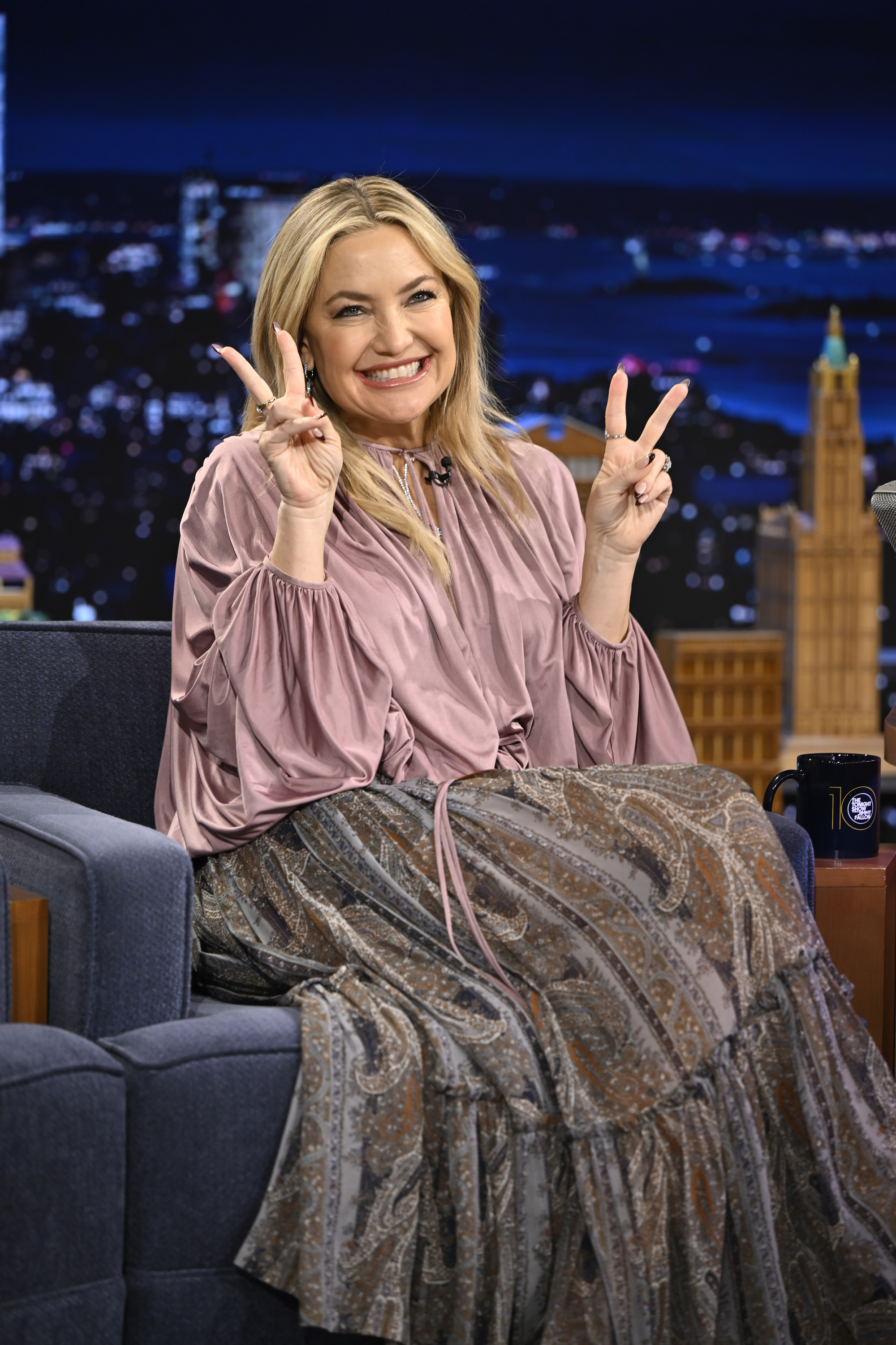 Kate Hudson poses on "The Tonight Show Starring Jimmy Fallon," on February 25, 2025 | Source: Getty Images