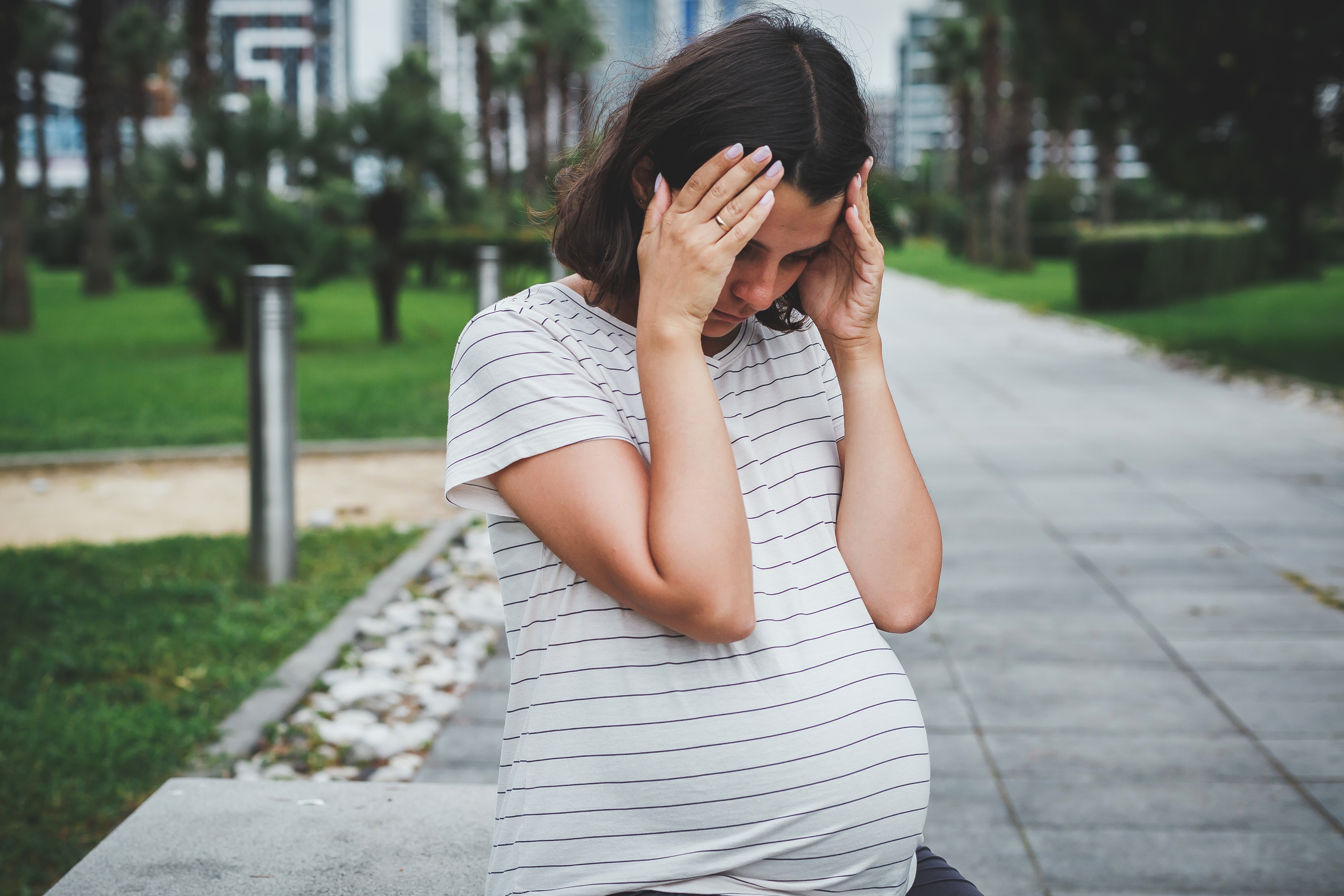 A frustrated pregnant woman | Source: Shutterstock