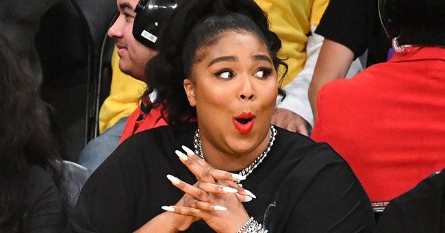 Lizzo attends a basketball game between the Los Angeles Lakers and the Minnesota Timberwolves, December 2019 | Source: Getty Images