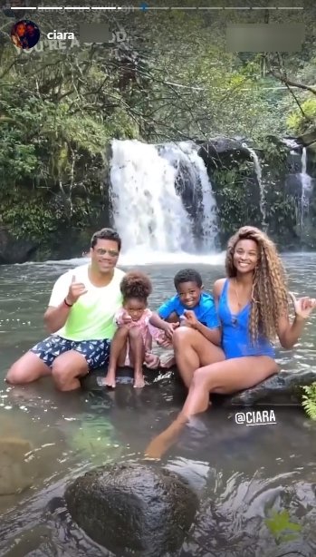 Screenshot of video of Ciara and Russell Wilson posing with two of their kids. | Source: Instagram/ciara
