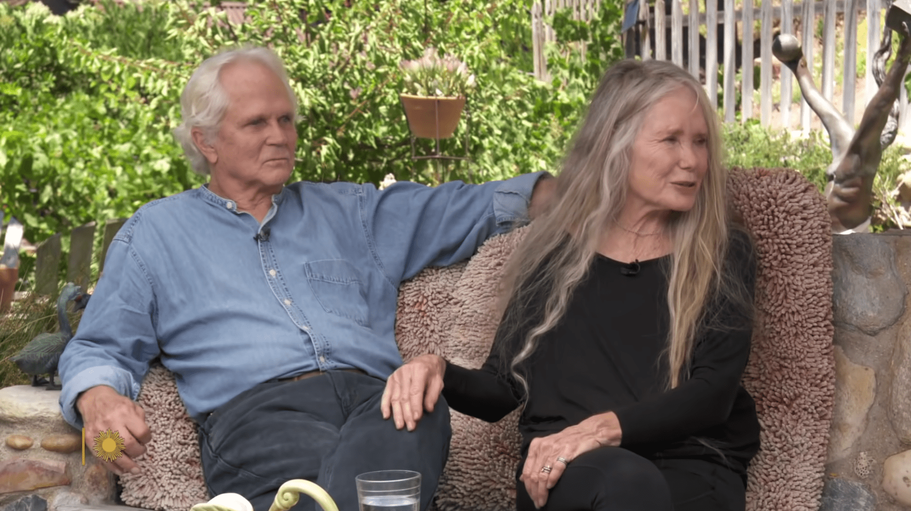 Tony Dow and his wife, Lauren Shulkind, were interviewed in their Los Angeles home on January 18, 2022. | Source: YouTube/CBS Sunday Morning