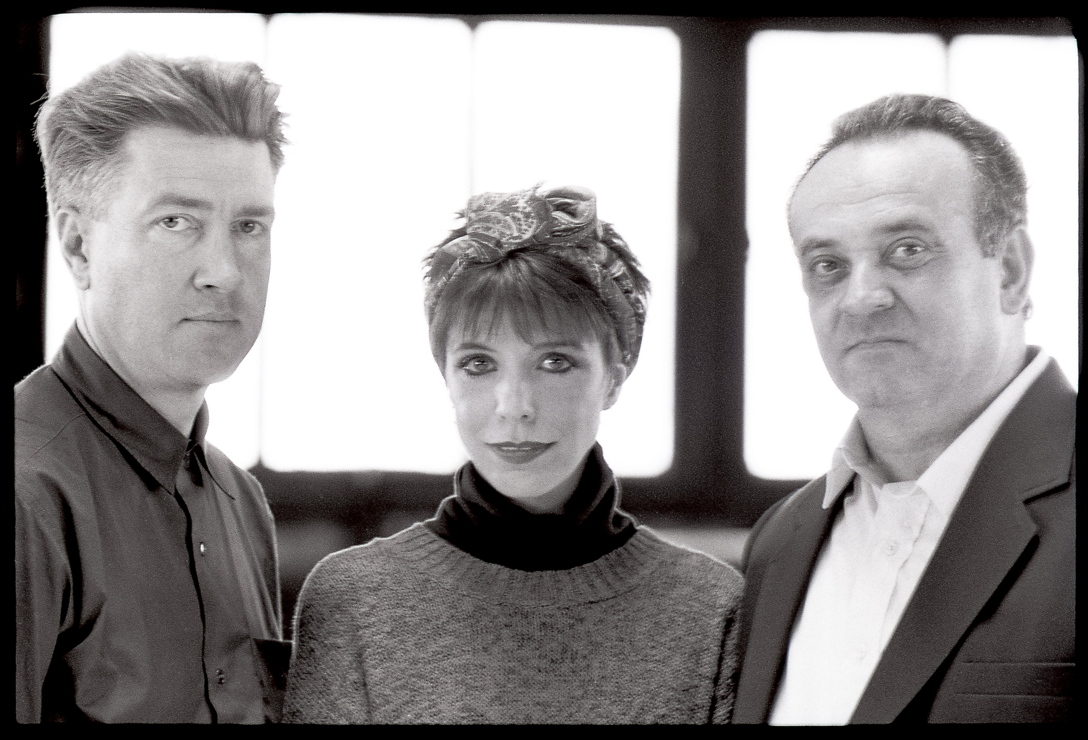 David Lynch, Julee Cruise, and Angelo Badalamenti in New York on October 25, 1989 | Source: Getty Images