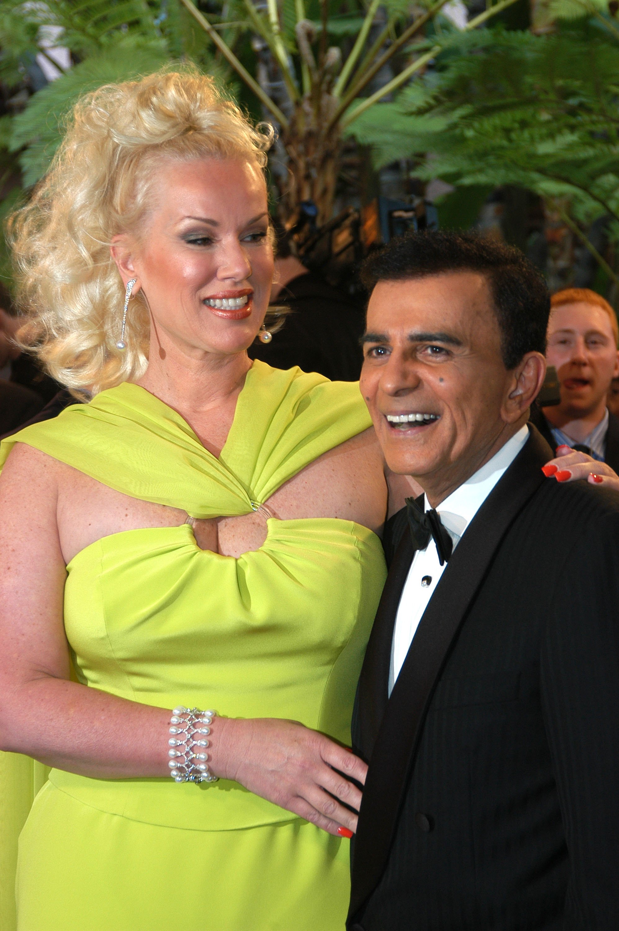 Casey Kasem and his wife Jean in Beverly Hills 2004.  | Source: Getty Images