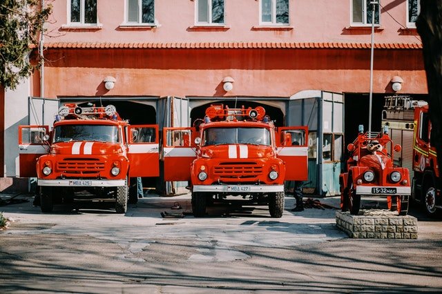 Des camions de pompiers | Photo : Pexels