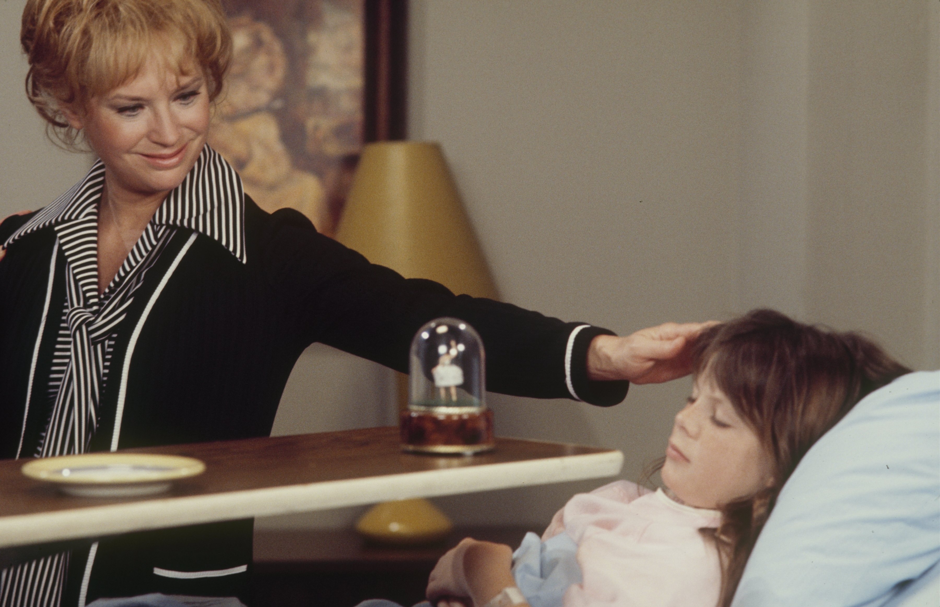 Lois Neddleton and Dawn Lyn in the "Child of Silence" episode of "My Three Sons" in 1974 | Source: Getty Images