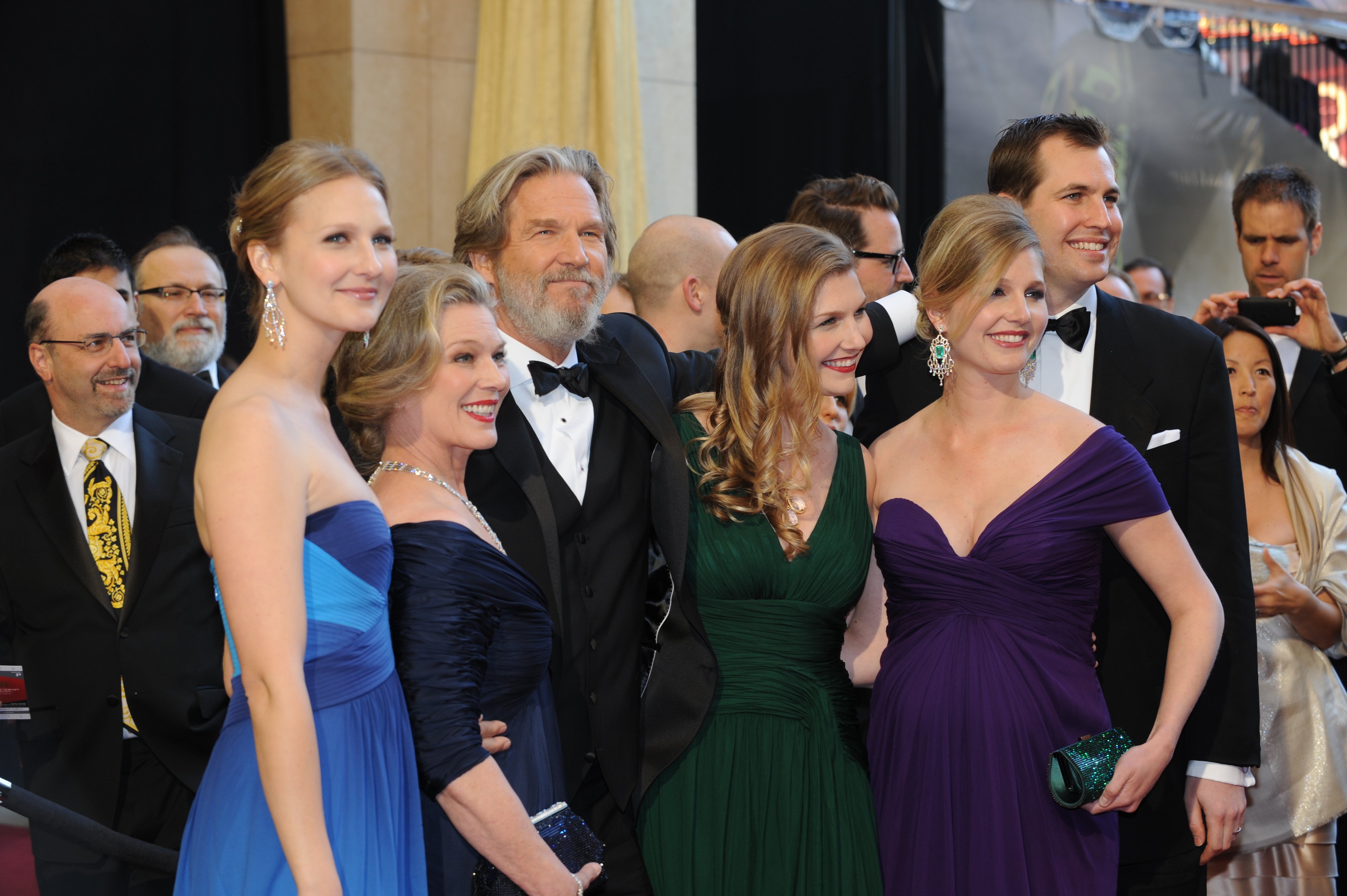 Portrait of actor Jeff Bridges and his wife, Susan as they pose together with their family at the Kodak Theater during the 83rd Academy Awards, Hollywood, California. | Source: Getty Images