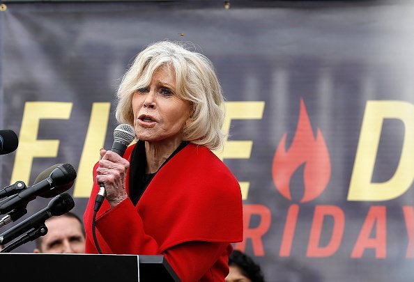 L'actrice Jane Fonda prend la parole lors de la manifestation "Fire Drill Friday" sur le changement climatique le 25 octobre 2019 à Washington. | Source : Getty Images