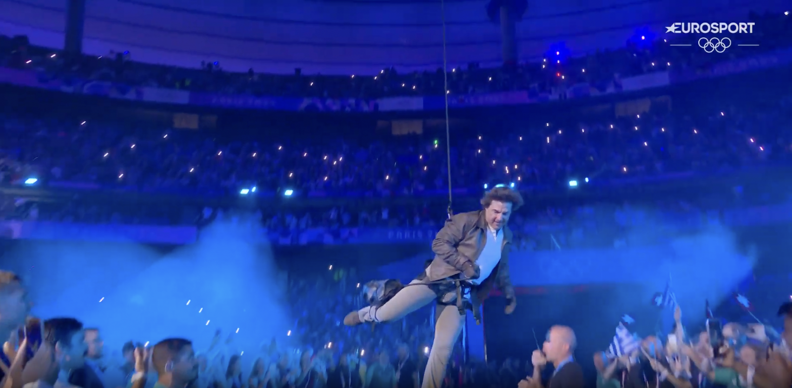 Tom Cruise landing from his jump during the closing ceremony of the Paris Olympics, posted on August 12, 2024 | Source: YouTube/Eurosport