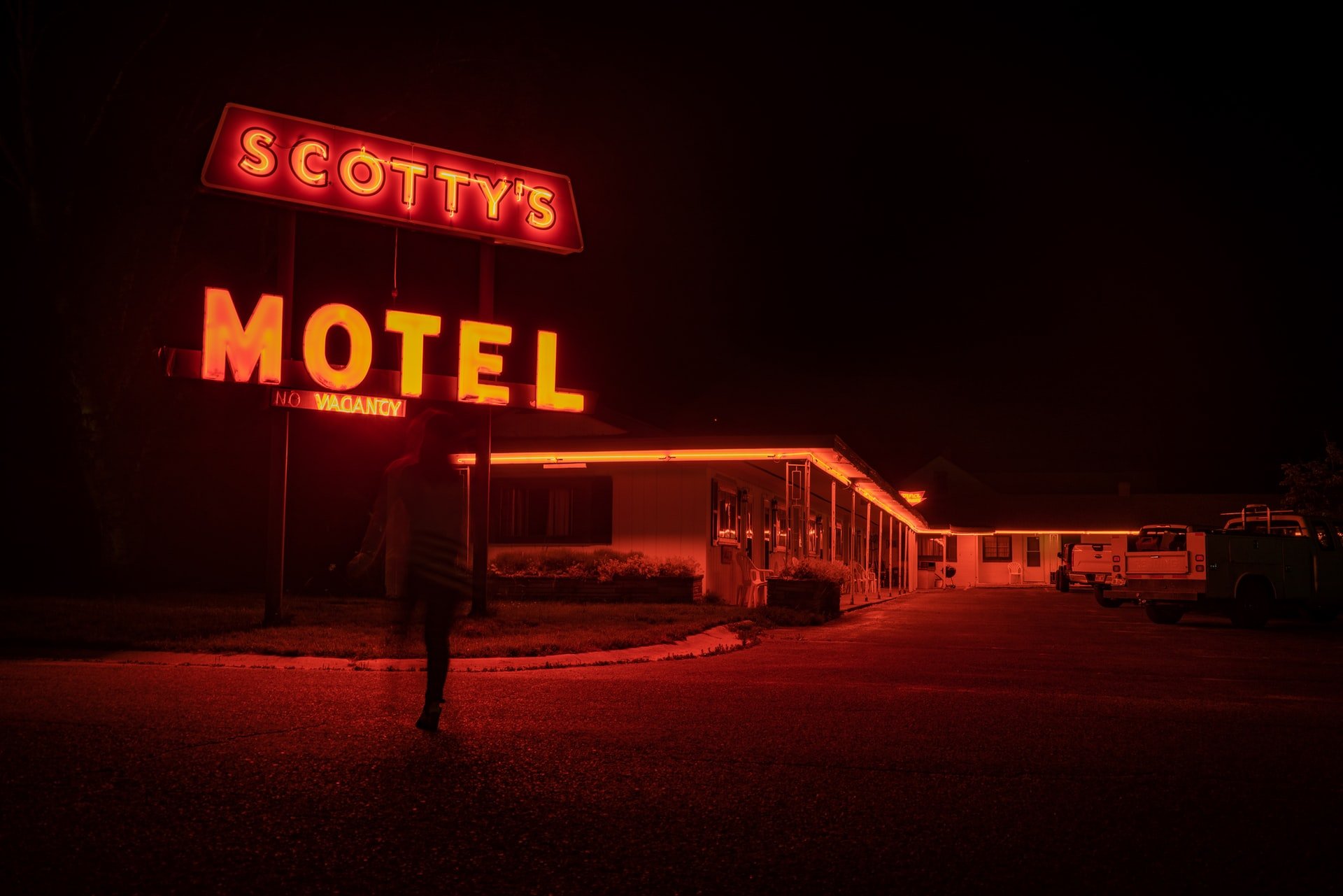 It was dark when they returned to the motel. | Source: Unsplash