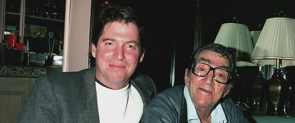 Dean Martin und sein Sohn Ricci im Restaurant Divincis am 17. Mai 1995. | Quelle: Getty Images