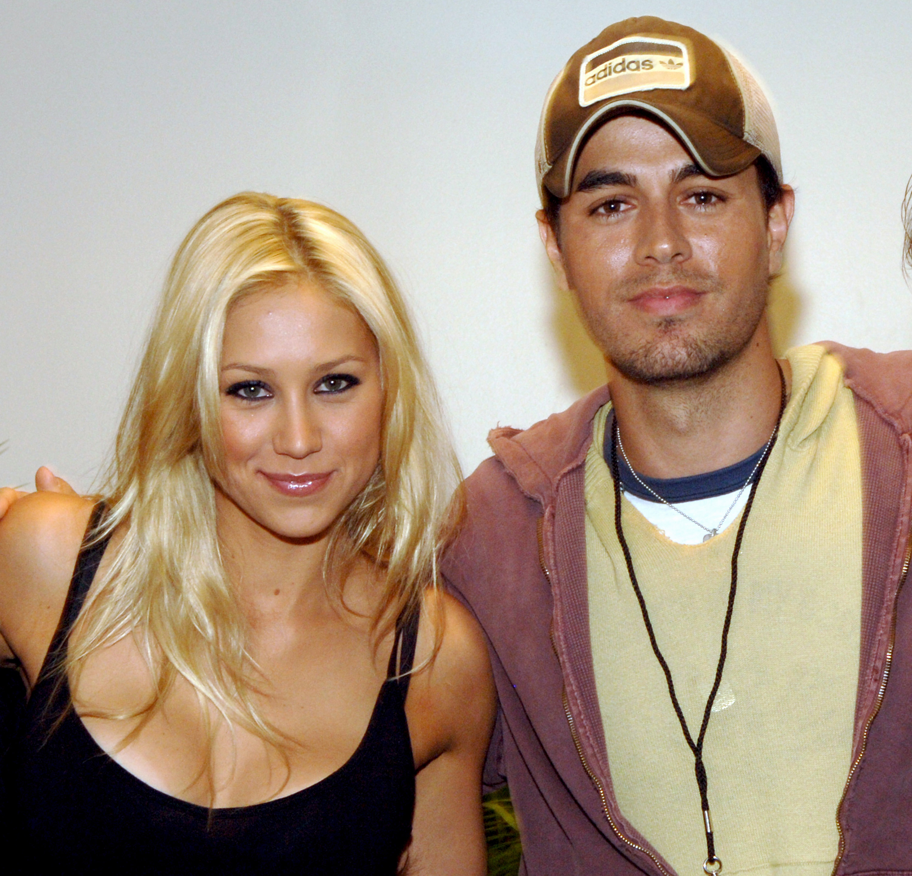 Many thought the kids resembled Anna the most. On this occasion, Anna Kournikova and Enrique Iglesias spent time backstage during the Billy Joel Solo Tour Opener on January 7, 2006, in Uncasville, Connecticut. | Source: Getty Images