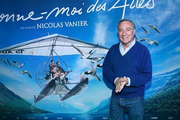 Allain Bougrain-Dubourg assiste à la première de "Donne-Moi Des Ailes", au Cinéma UGC Normandie. | Photo : Getty Images.