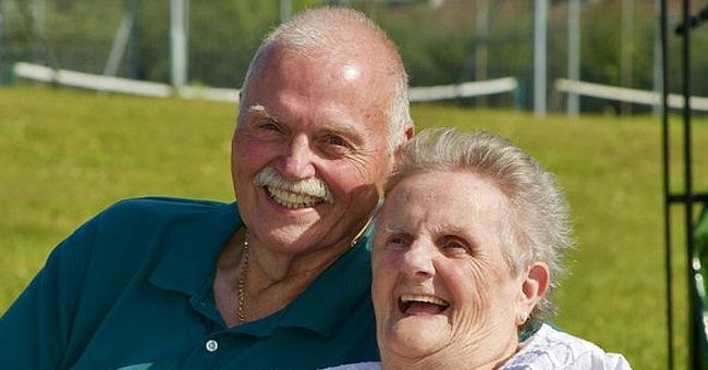 Mutter und Sohn, die nach 58 Jahren Trennung wiedervereint wurden. | Quelle: Twitter/bbccambs