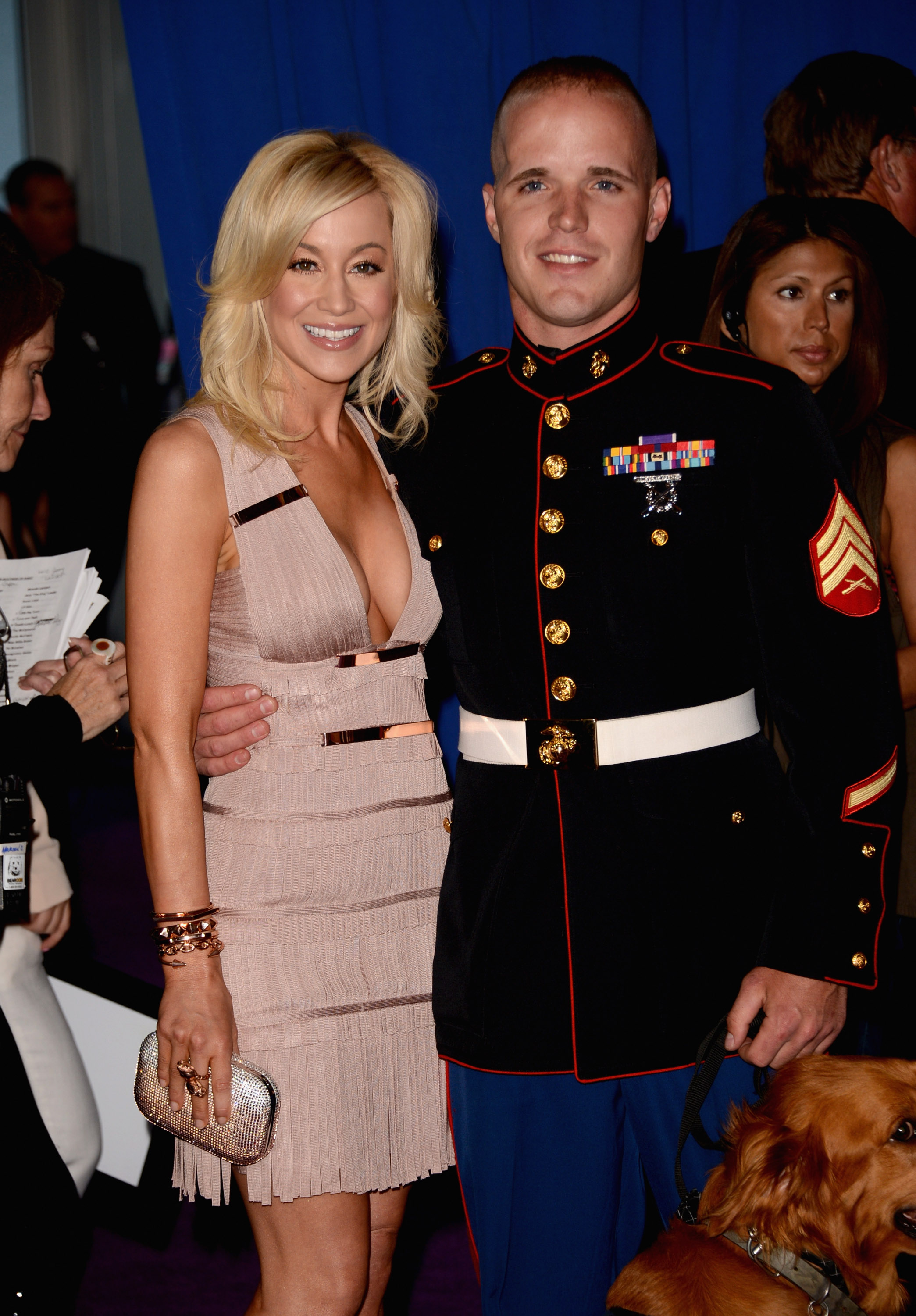 Kellie Pickler poses with Nigel Max Edge at the CMT Music Awards in Nashville on June 6, 2012 | Source: Getty Images