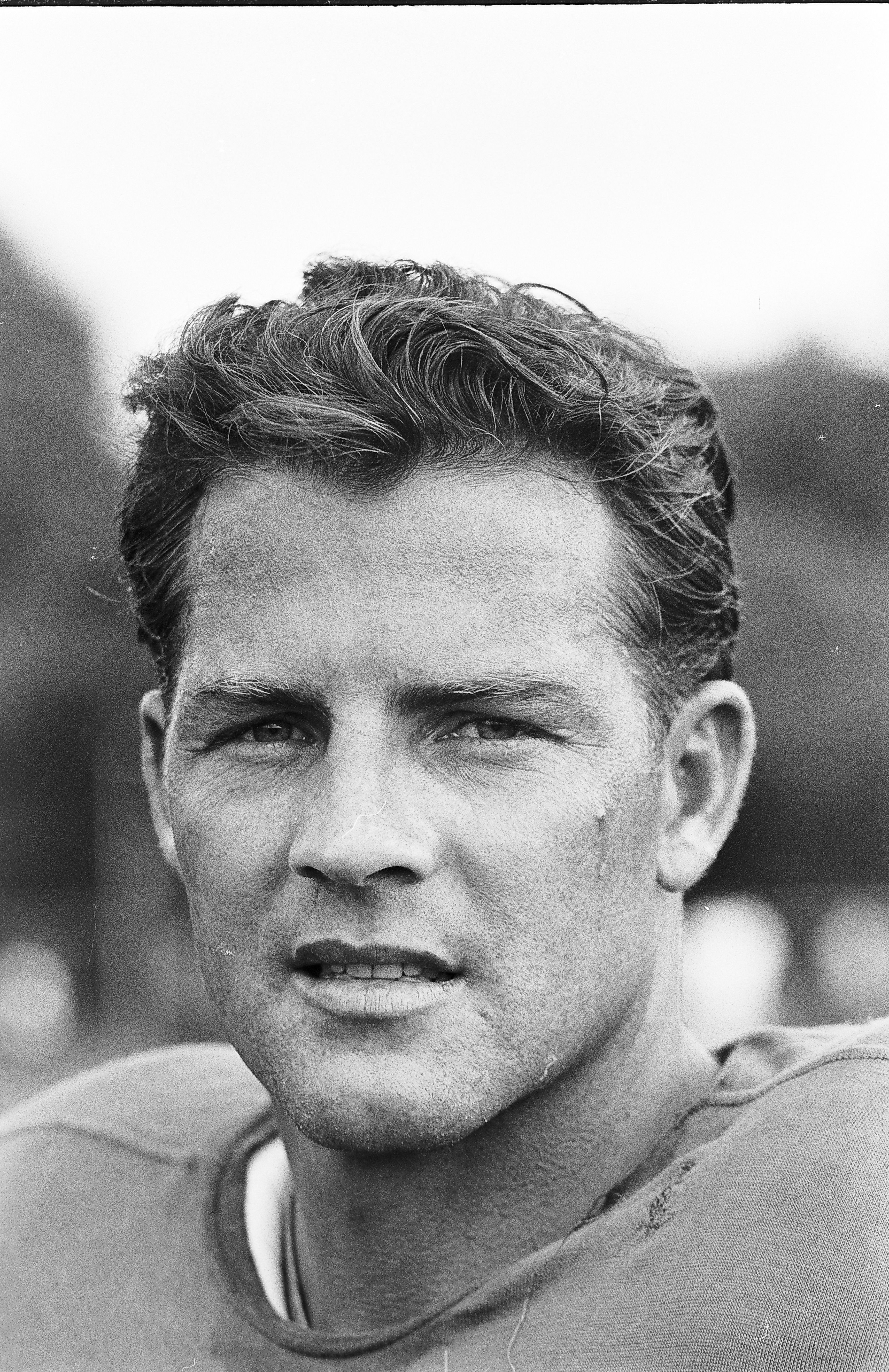 Frank Gifford returned to the Giants as a flanker after 18 months of retirement from a serious head injury in 1960, in New York in August 1962 | Source: Getty Images