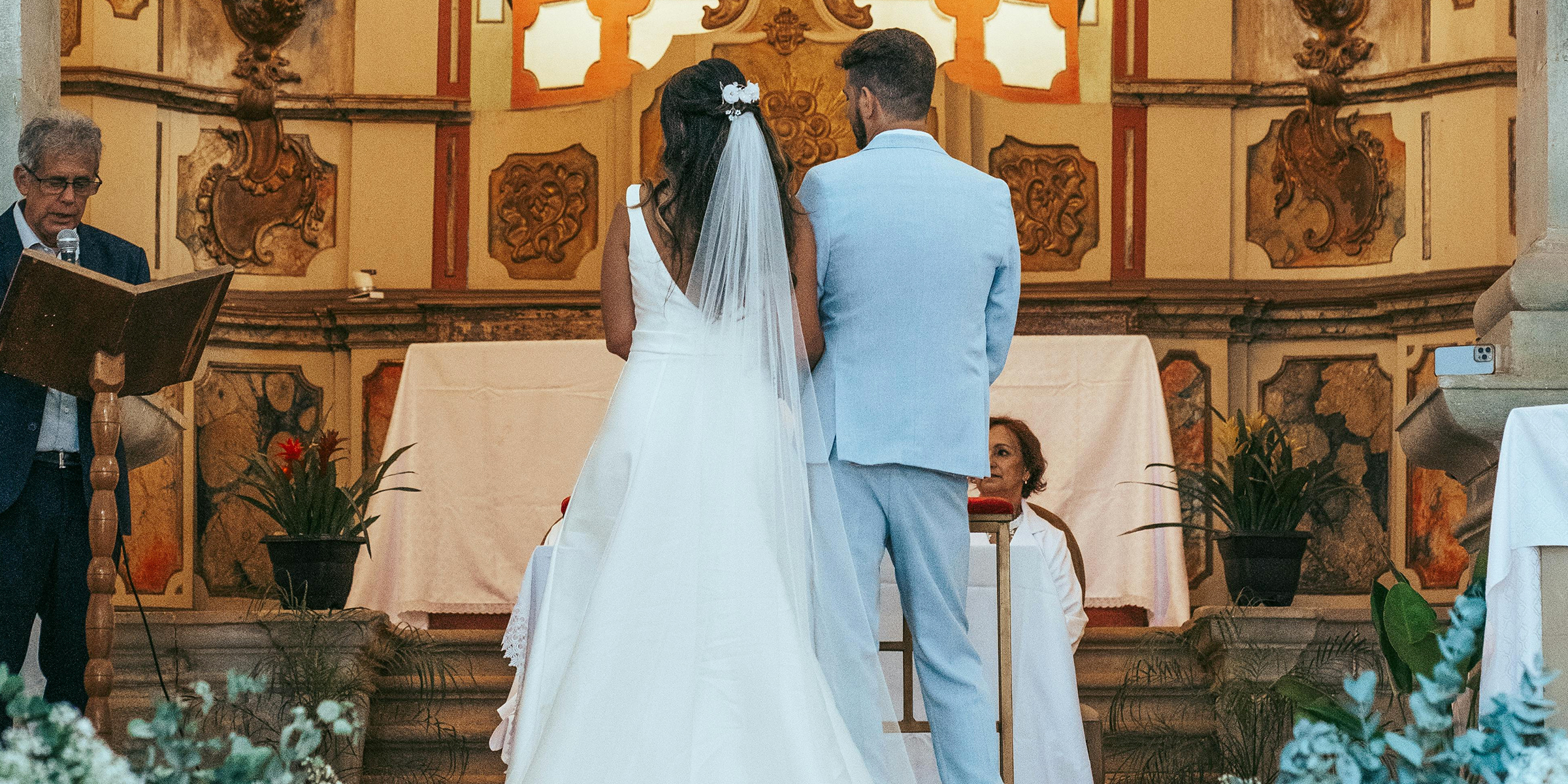 A couple getting married | Source: pexels.com/doouglasma