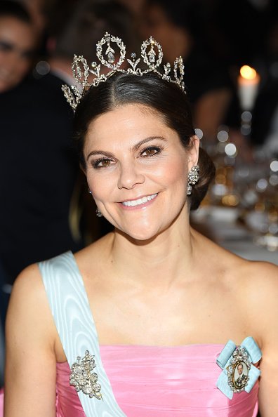 Kronprinzessin Victoria von Schweden besucht das Nobelpreisbankett 2018 im Rathaus am 10. Dezember 2018 in Stockholm | Quelle: Getty Images