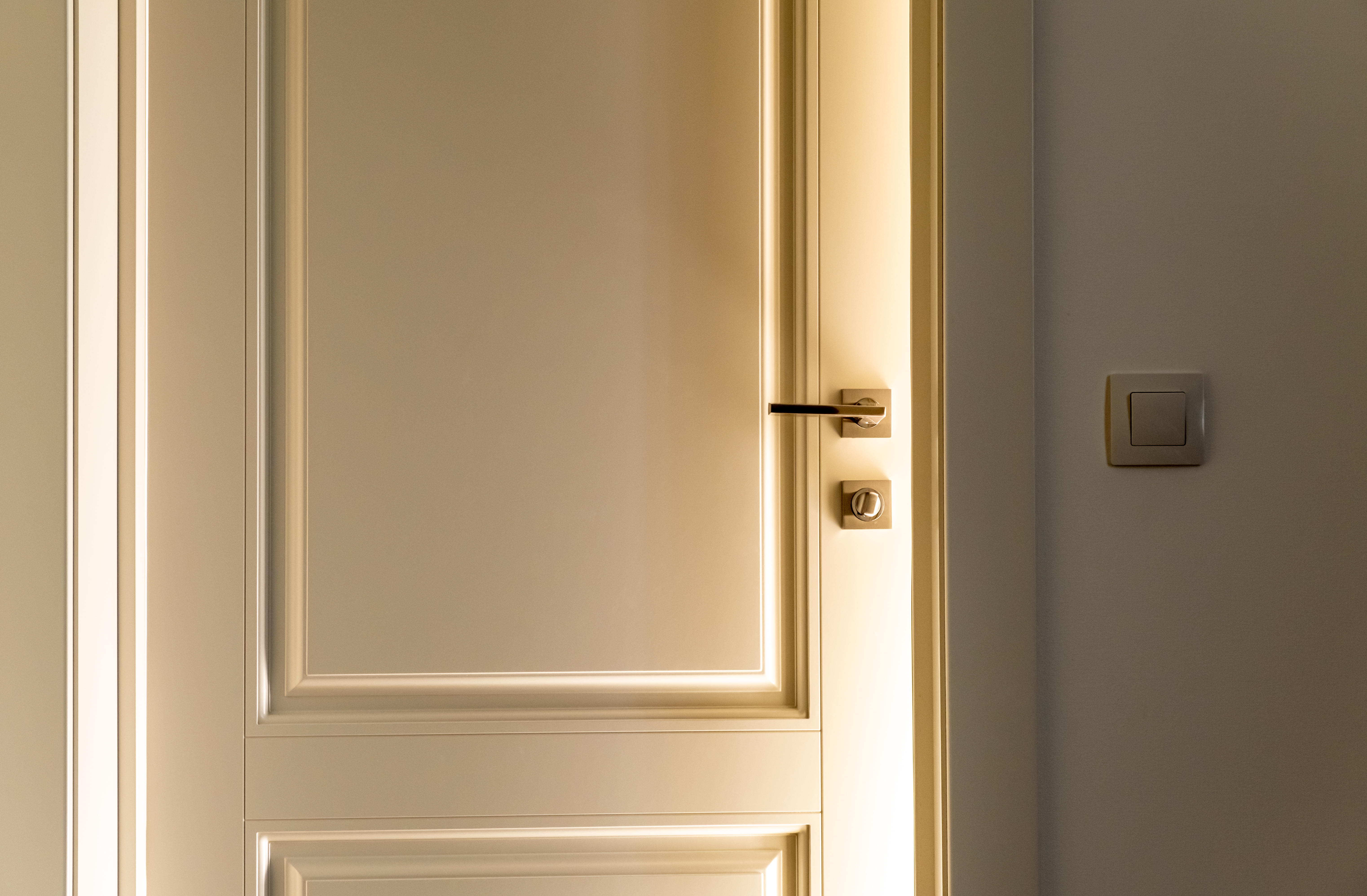 A slightly open door | Source: Shutterstock