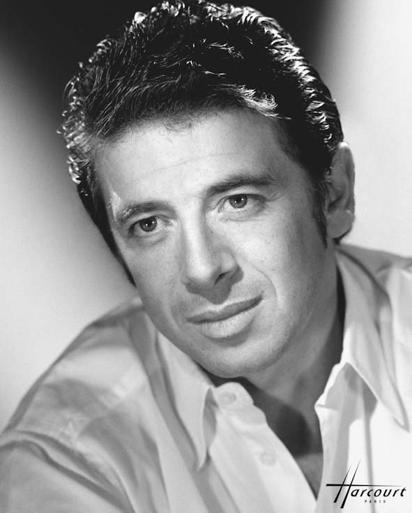 Patrick Bruel en 2002, photographié par le Studio Harcourt | Source: Wikipedia