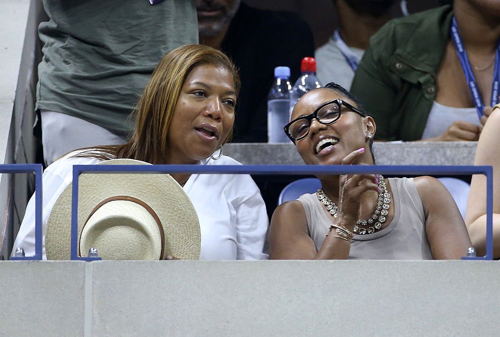 Queen Latifah and Eboni Nichols on the court of day 10 of the 2016 US Open. | Photo: Getty Images