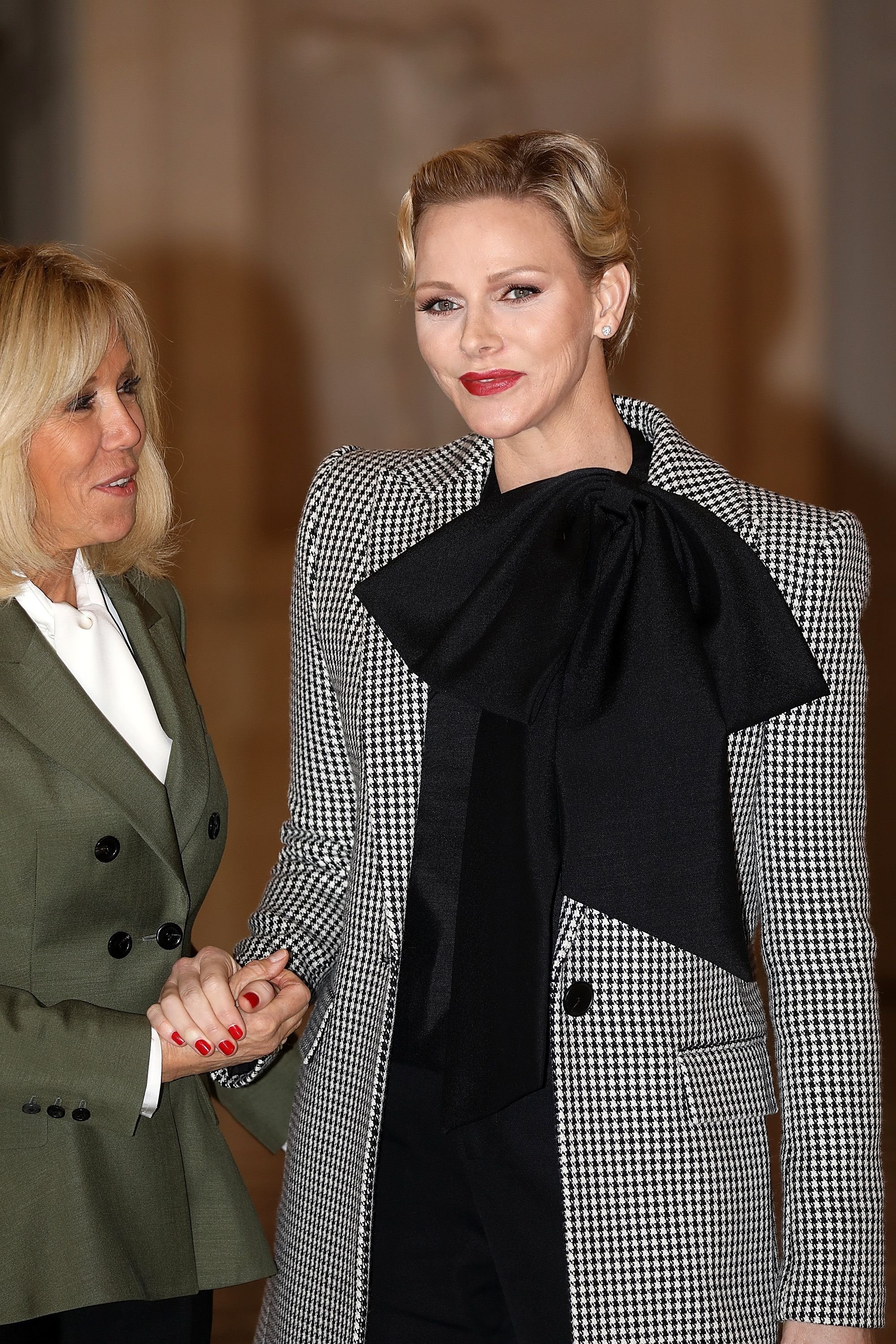 Brigitte Macron et la princesse Charlène de Monaco au château de Versailles, en novembre 2018 à Versailles, en France. | Photo : Getty Images