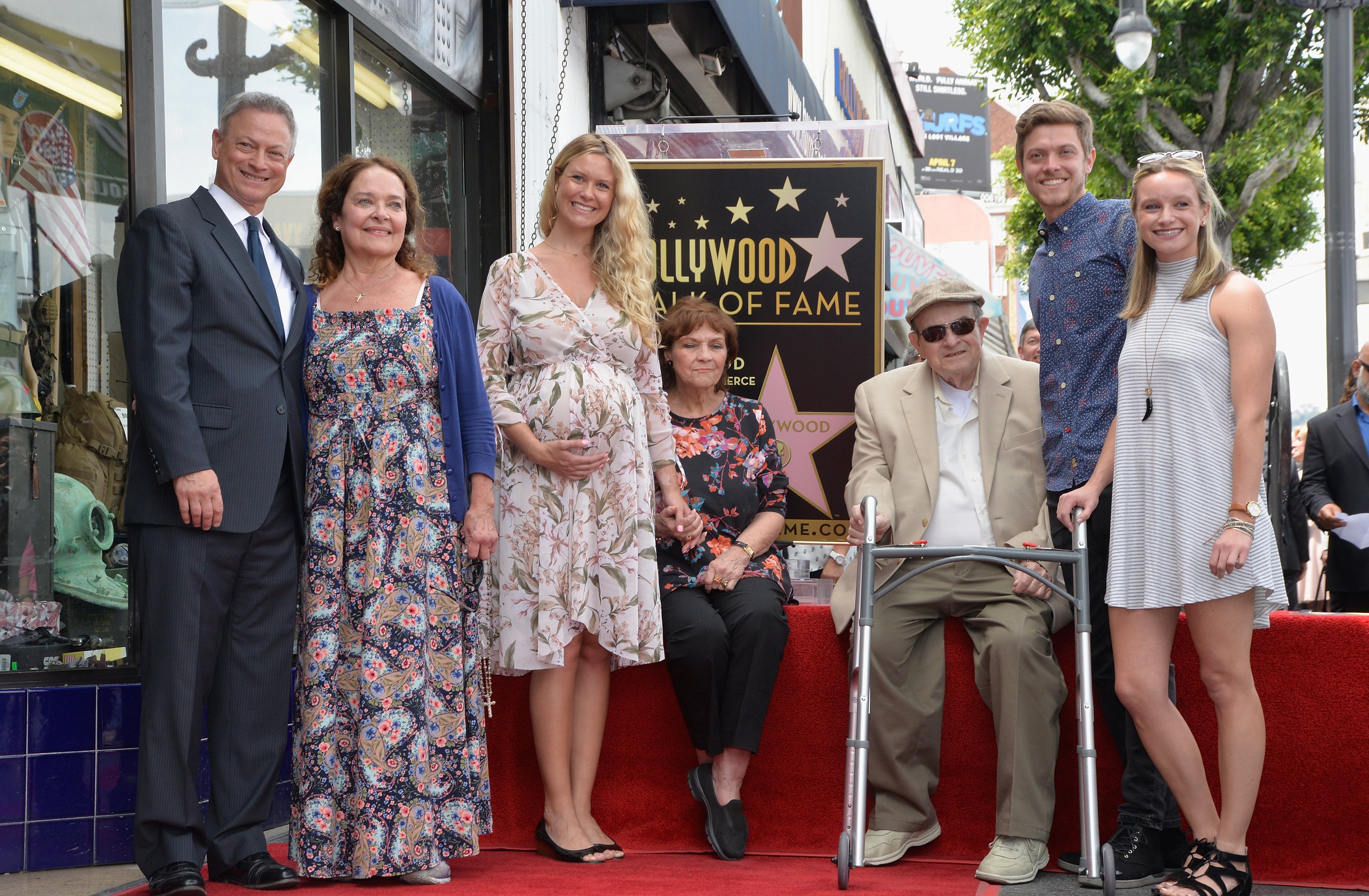 Gary Sinise, Moira Sinise and family attend the ceremony honoring Sinise with a star on the Hollywood Walk Of Fame on April 17, 2017 in Hollywood, California | Source: Getty Images 