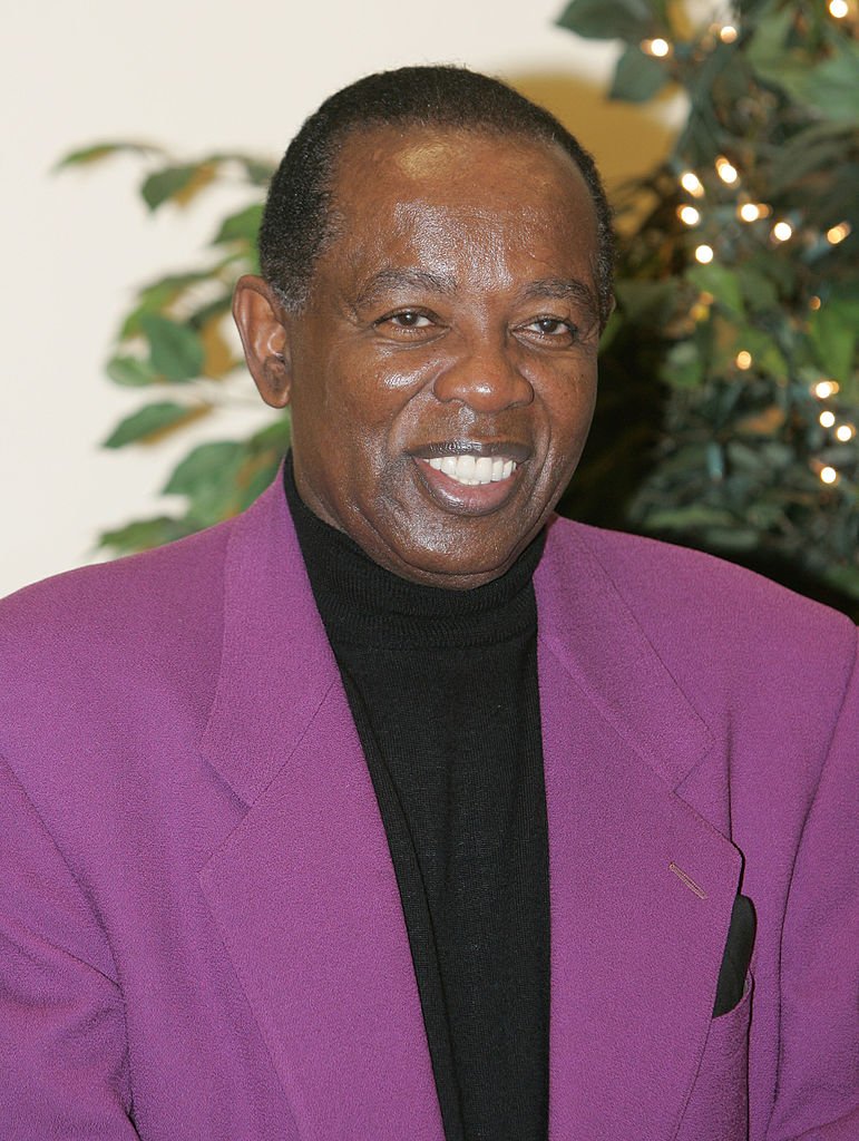Lou Rawls' Funeral Was Almost Disrupted Due to the Feud between His Ex ...
