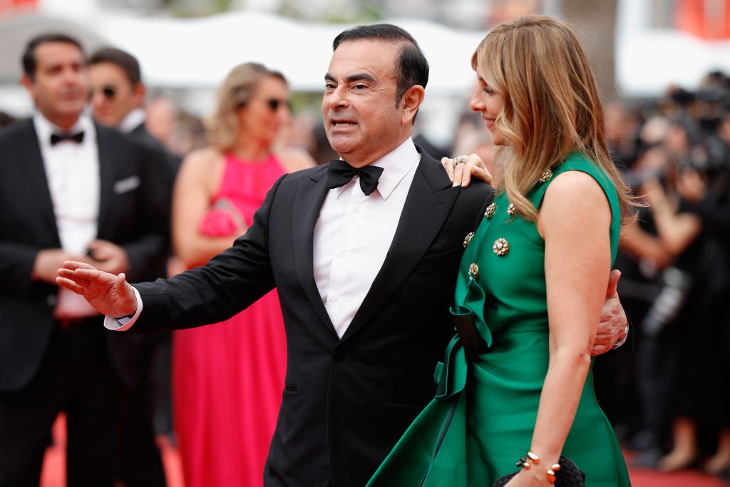 Carlos Ghosn y Carole Nahas en el Festival de Cine de Cannes en el Palais des Festivals, el 26 de mayo de 2017 en Cannes, Francia. | Foto: Getty Images
