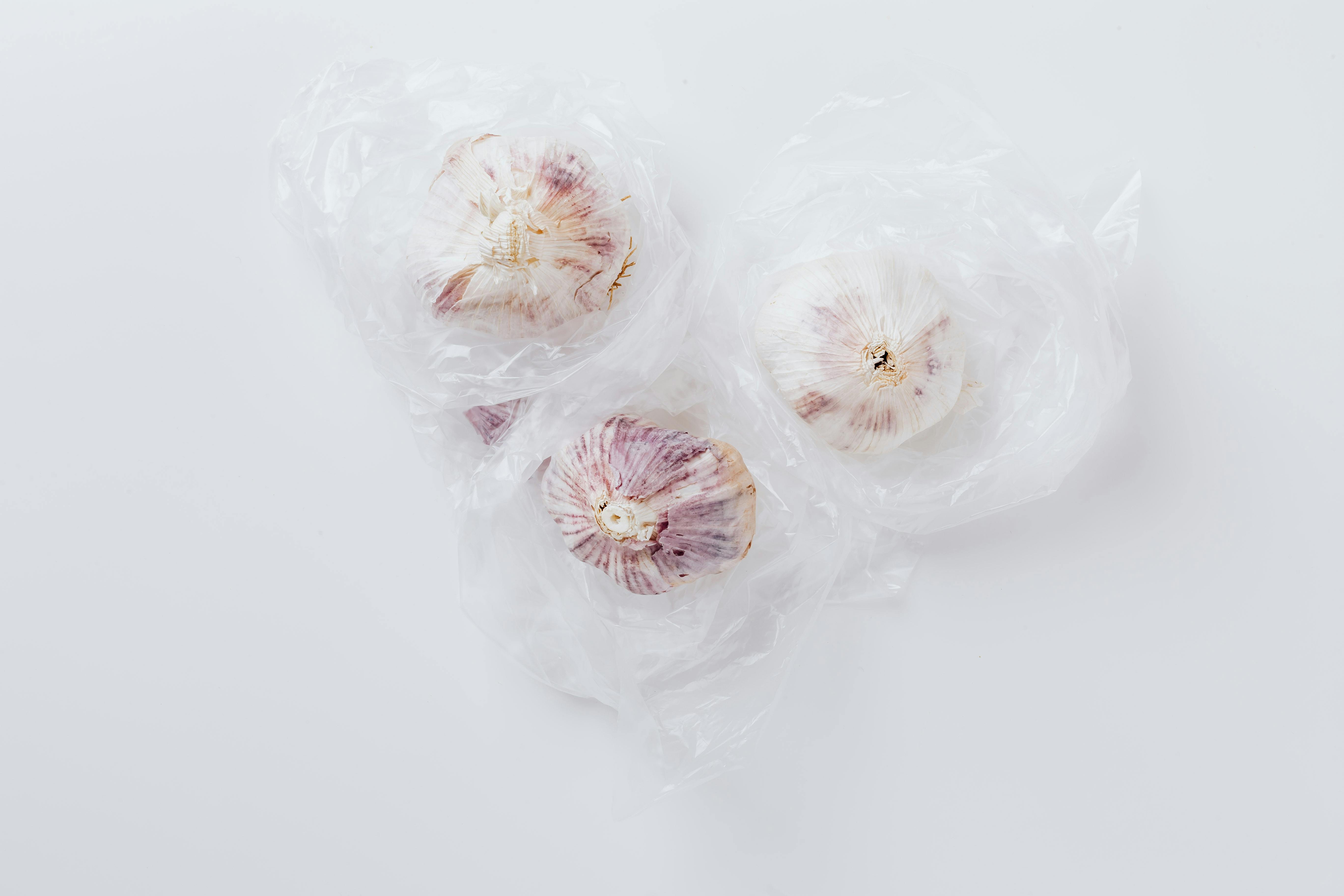 Garlic bulbs | Source: Pexels