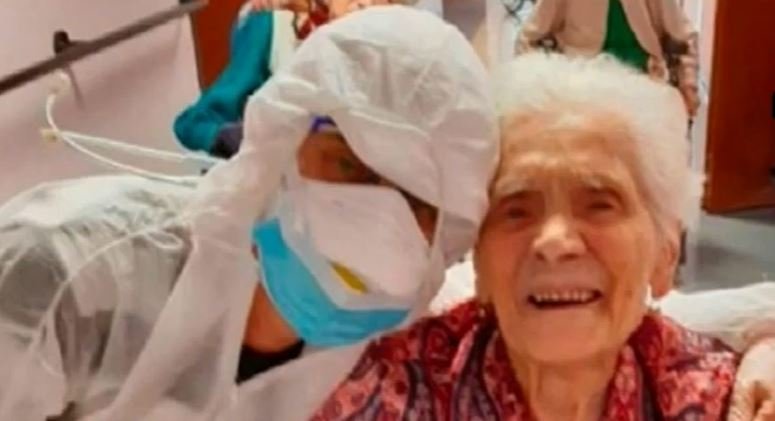 Ada, la abuela de 104 años que venció el coronavirus. | Foto: Youtube/Vive La Tarde Paraguay