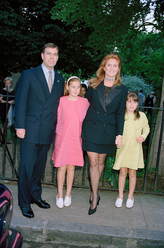 Prince Andrew, Duke of York, and Sarah, Duchess of York with their children in June 1999 | Source: Getty Images