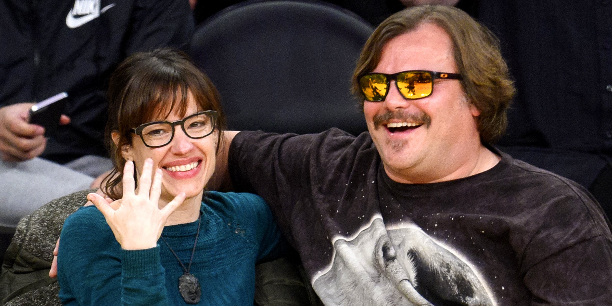 Tanya Haden and Jack Black at a Los Angeles Lakers basketball game against New Orleans Pelicans at Staples Center on January 12, 2016, in Los Angeles, California. | Source: Getty Images